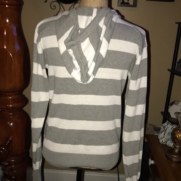 Nice grey and white striped Hoodie - Picture 3 of 7